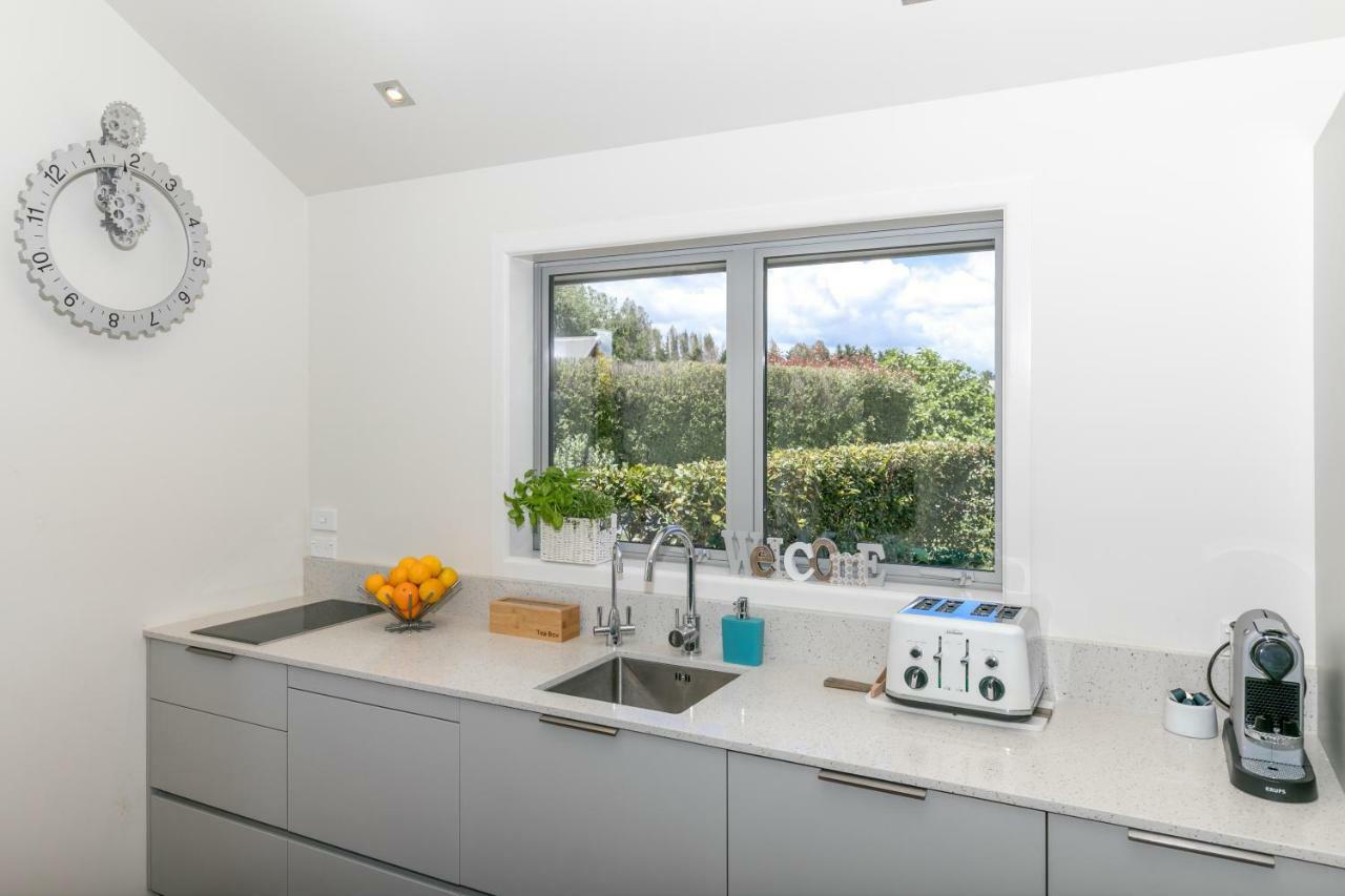 Spacious Modern Two-Bedroom Apartment Χάμιλτον Εξωτερικό φωτογραφία