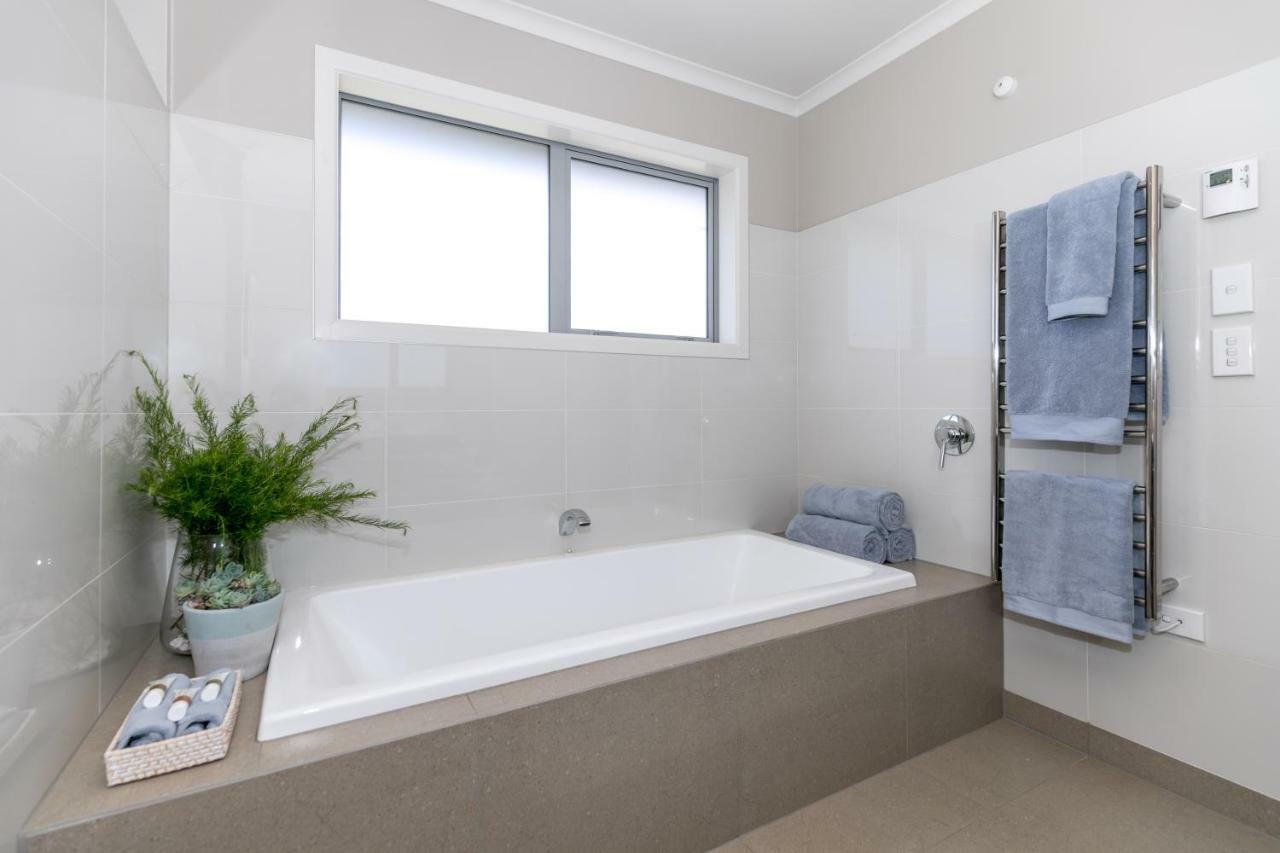 Spacious Modern Two-Bedroom Apartment Χάμιλτον Εξωτερικό φωτογραφία